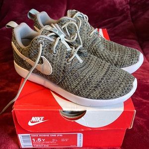 Nike Roshe One (PS) size 1.5Y used